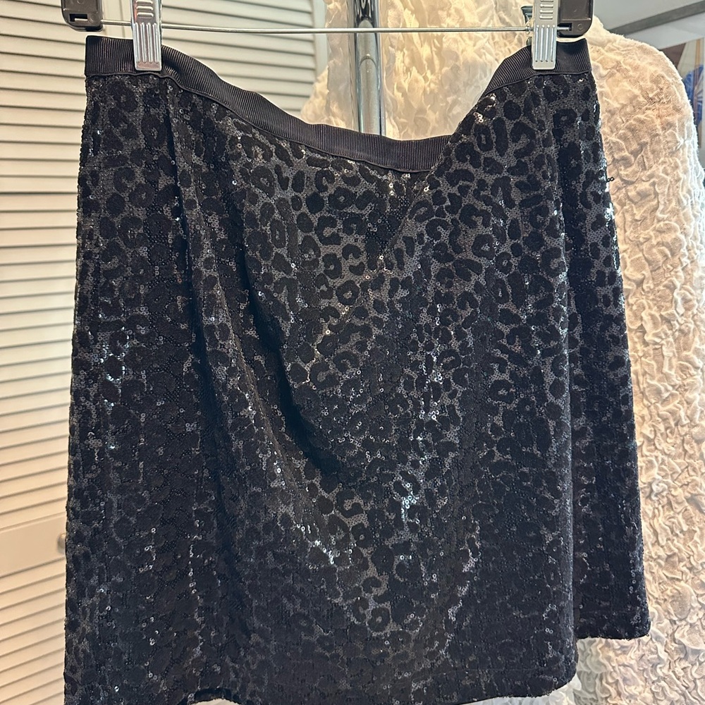 Elegant Black Leopard Print Skirt